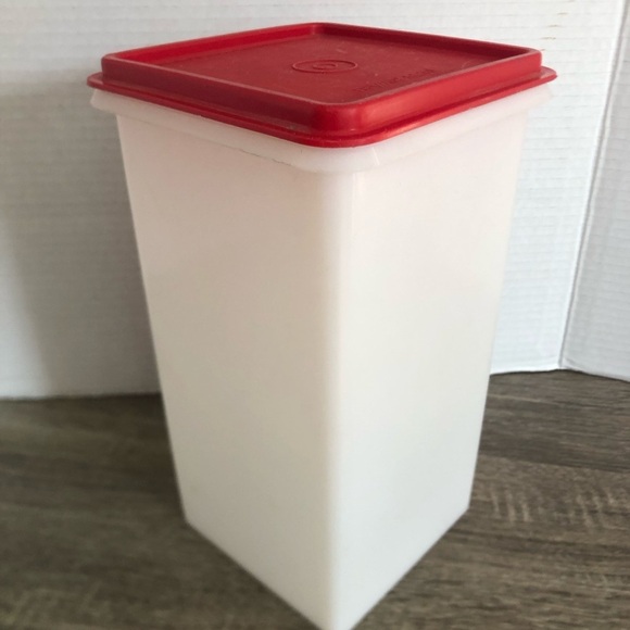 Vtg Tupperware Red and White Premium Plus Crackers Container - Picture 4 of 11